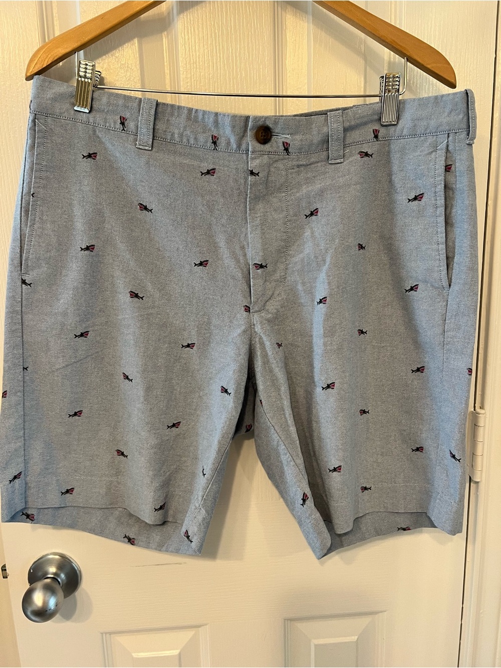 J. Crew Factory Men’s Gramercy Light Blue Shark Print Flat-Front Shorts, Size 35